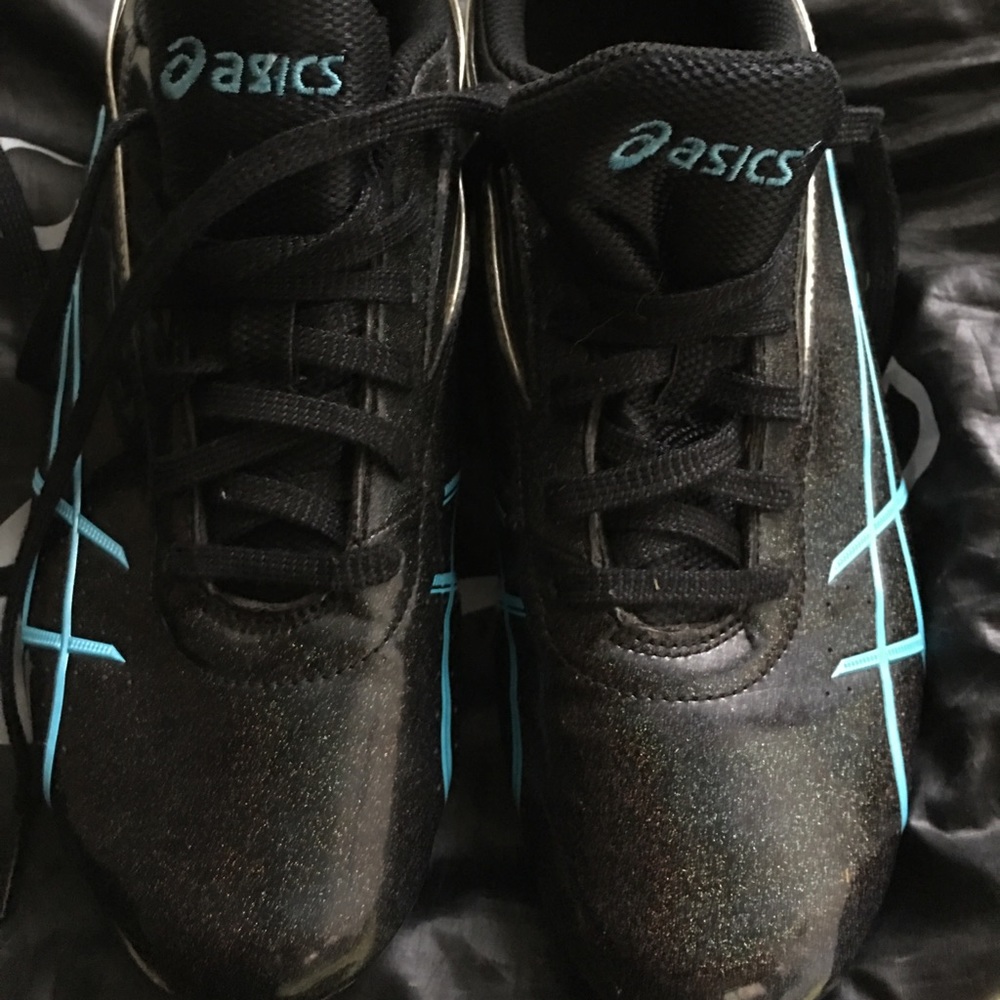 asics track spikes